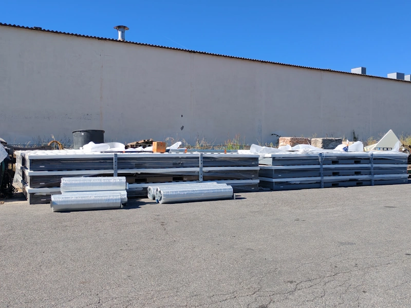 Containers Boxwell en colis empilés 2