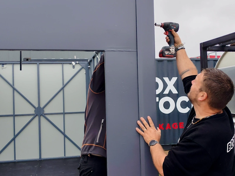 Montage des containers démontables box extérieurs Boxwell 14