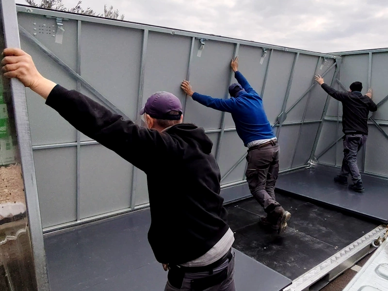 Montage des containers démontables box extérieurs Boxwell 3