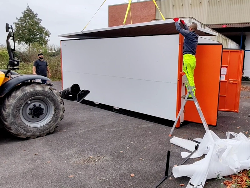 Montage des containers démontables box extérieurs Boxwell 6