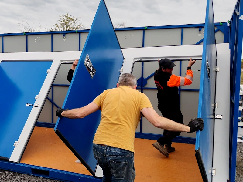 Montage des containers démontables box extérieurs Boxwell 8